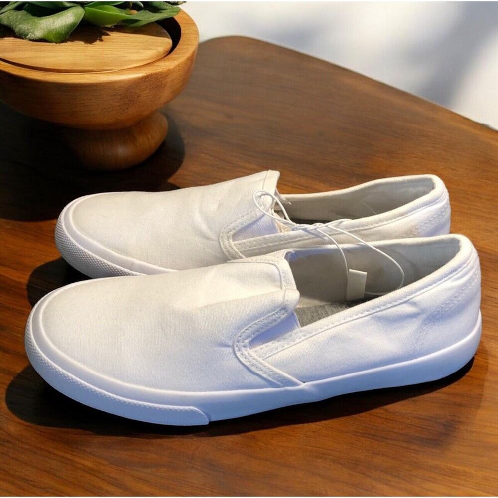 Amazon essentials White slip on sneakers Men’s‎ Size 6